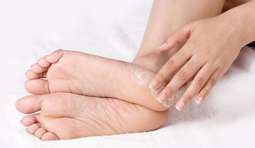 oinetako onddoen tratamendua ukenduarekin